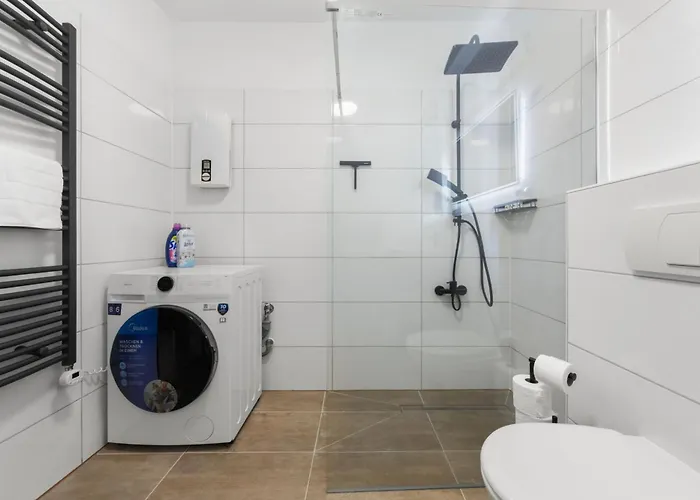 شقة Vlnful2 Premium-apartment Mit Balkon Und Parkplatz